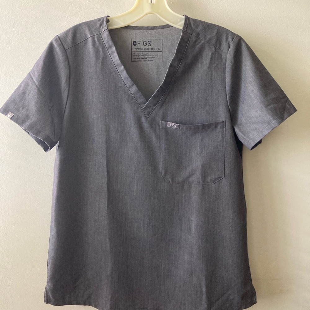 FIGS Catarina Short Sleeve Scrubs Top - Women’s Small